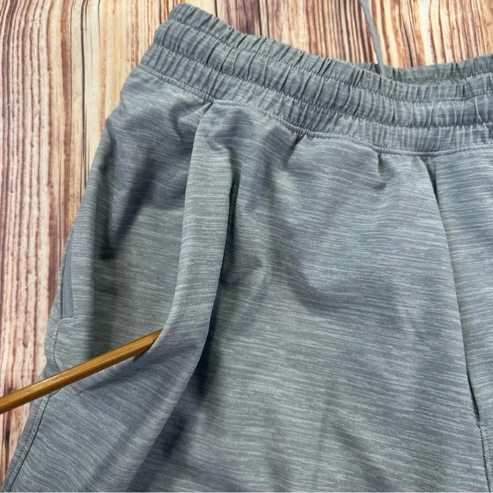 Lululemon Athletica Men's Gray Athletic Shorts Size Medium